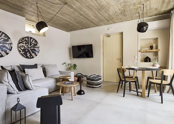 Apsila Pool Kamárai